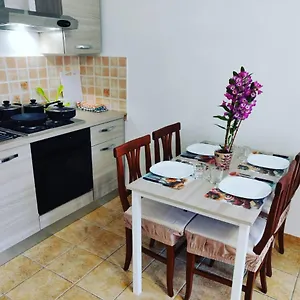 casa-giulia-near-lazise-garda-lake-and-gardaland.hotelinveneto.com/